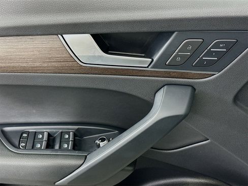 Used 2022 Audi Q5 2.0T Premium image 17