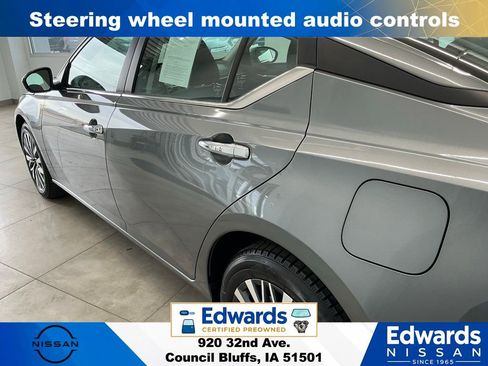 Used 2023 Nissan Altima 2.5 SV w/ SV Premium Package AWD/4WD image 6