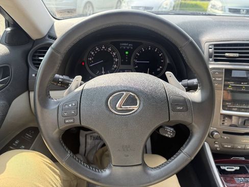 Used 2006 Lexus IS 250 w/ Premium Pkg RWD image 11