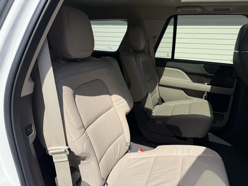 Used 2024 Lincoln Navigator Reserve AWD/4WD image 38