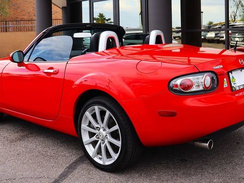 Used 2008 MAZDA MX-5 Miata Grand Touring w/ Premium Pkg RWD image 32