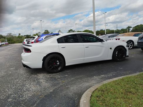 Used 2018 Dodge Charger R/T w/ Blacktop Package RWD image 5