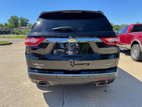 Used 2019 Chevrolet Traverse Premier w/ Driver Confidence II Package FWD image 8