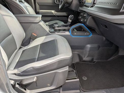 Used 2022 Ford Bronco Black Diamond image 20