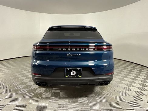 Used 2025 Porsche Cayenne S image 4