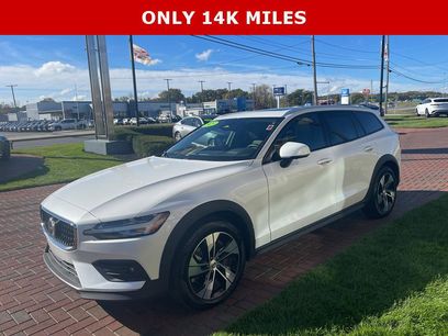 Used 2025 Volvo V60 B5 Cross Country Plus