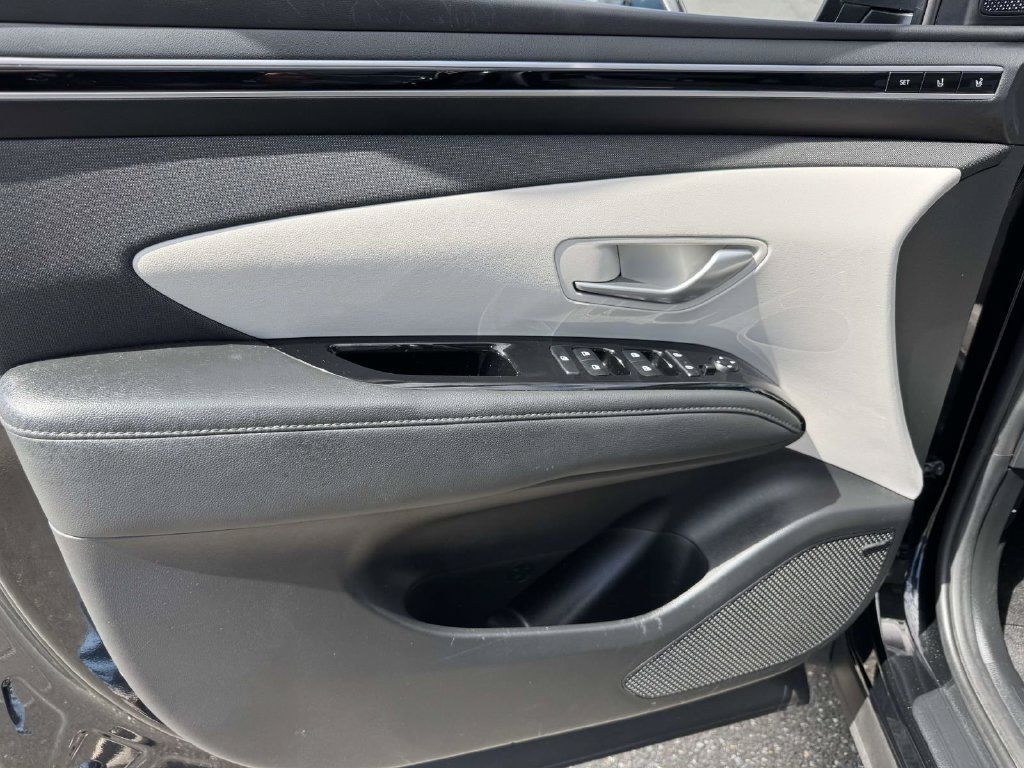 Used 2023 Hyundai Tucson Limited AWD/4WD image 17