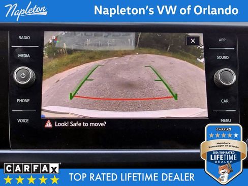 Used 2024 Volkswagen Taos SE image 18