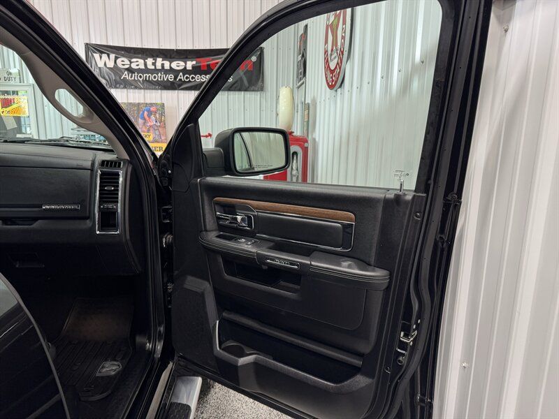 Used 2016 RAM 1500 Laramie w/ Convenience Group AWD/4WD image 28