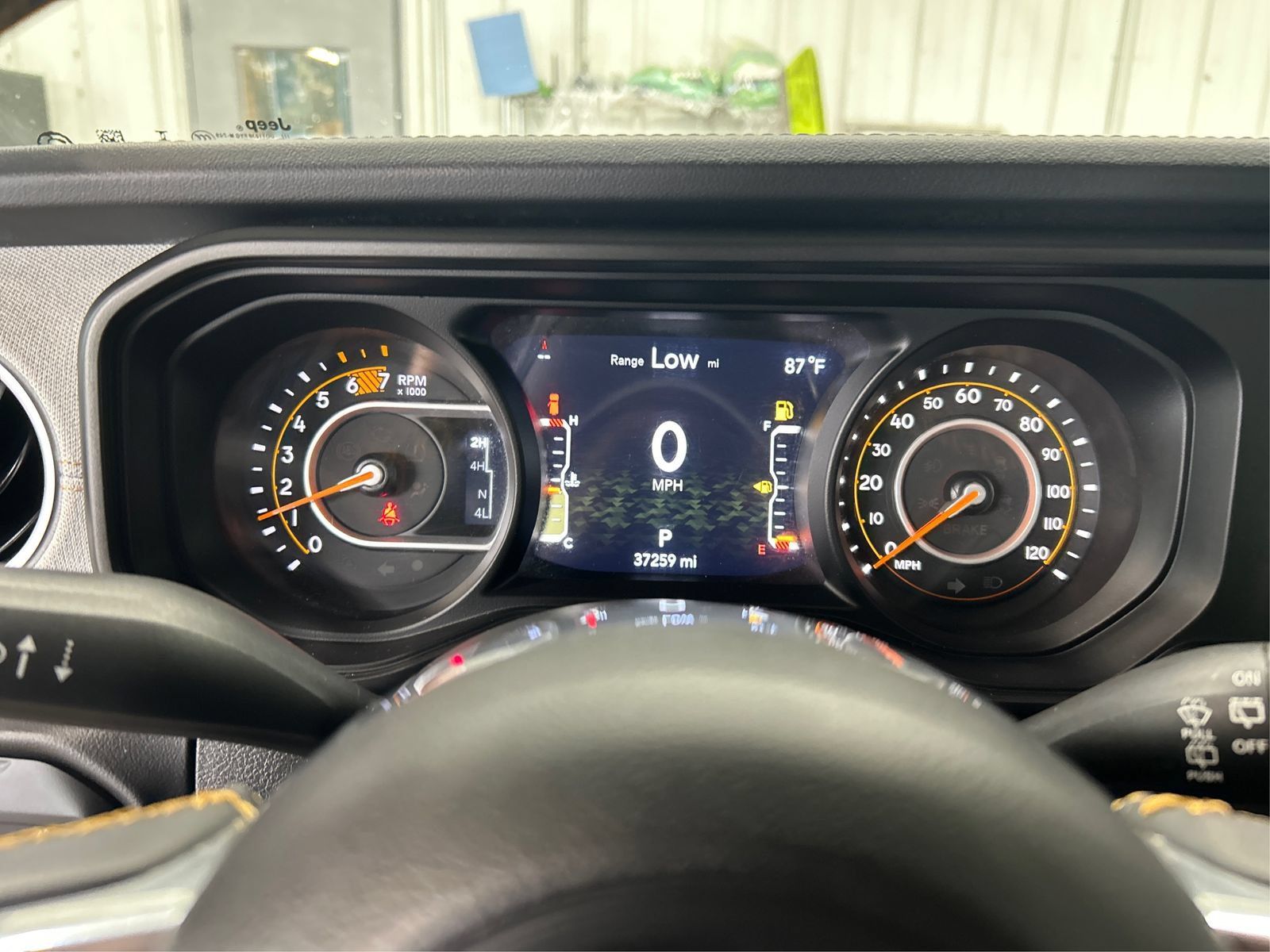 Used 2024 Jeep Wrangler Unlimited Sahara AWD/4WD image 15