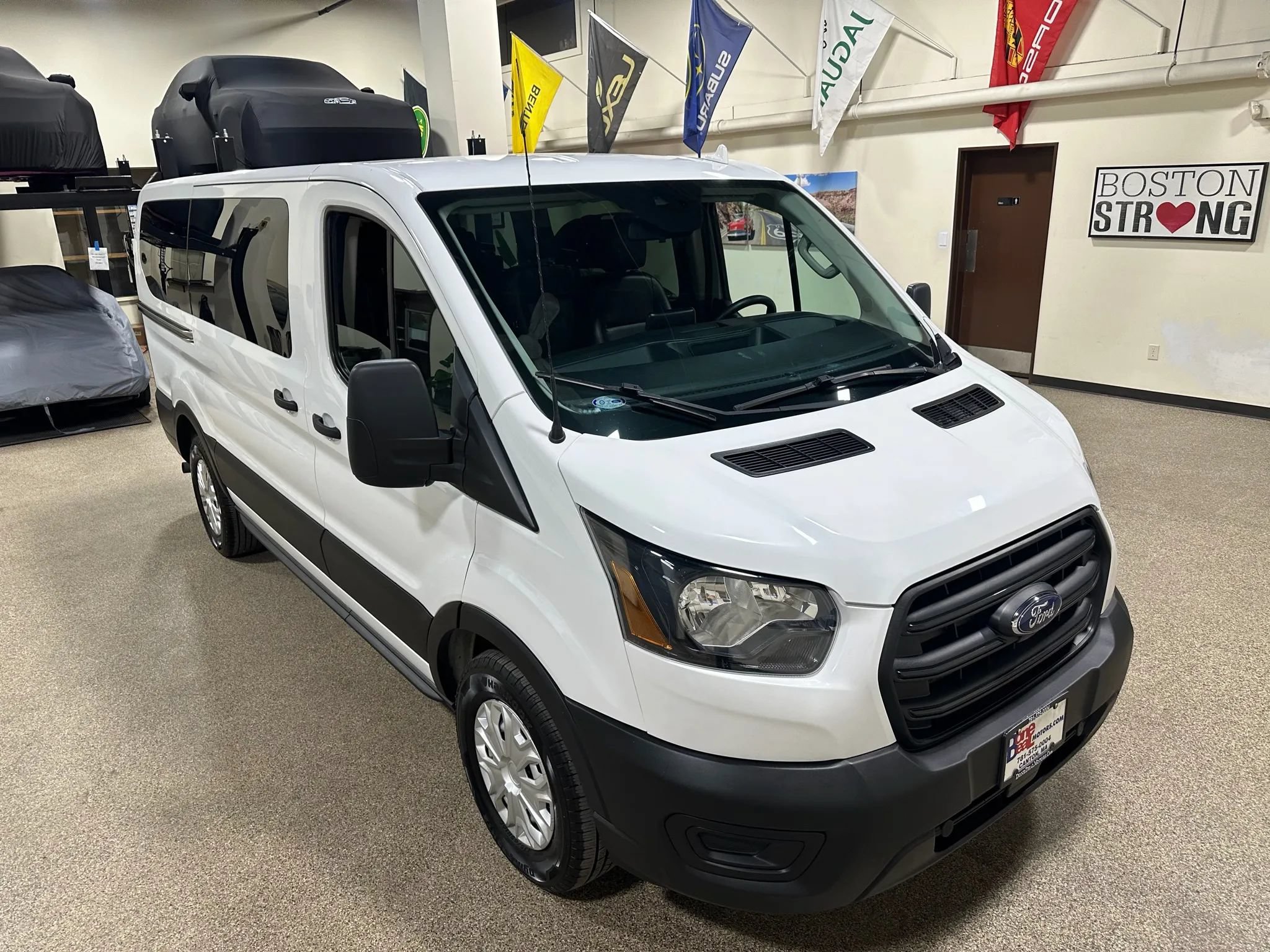 Used 2020 Ford Transit 150 XL RWD image 4