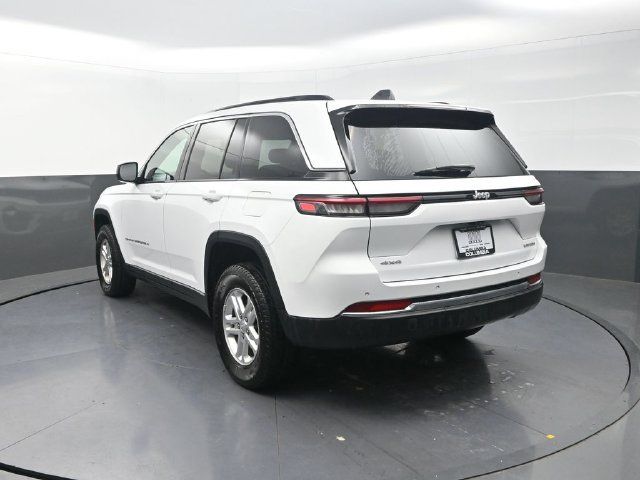 Used 2025 Jeep Grand Cherokee Laredo AWD/4WD image 7