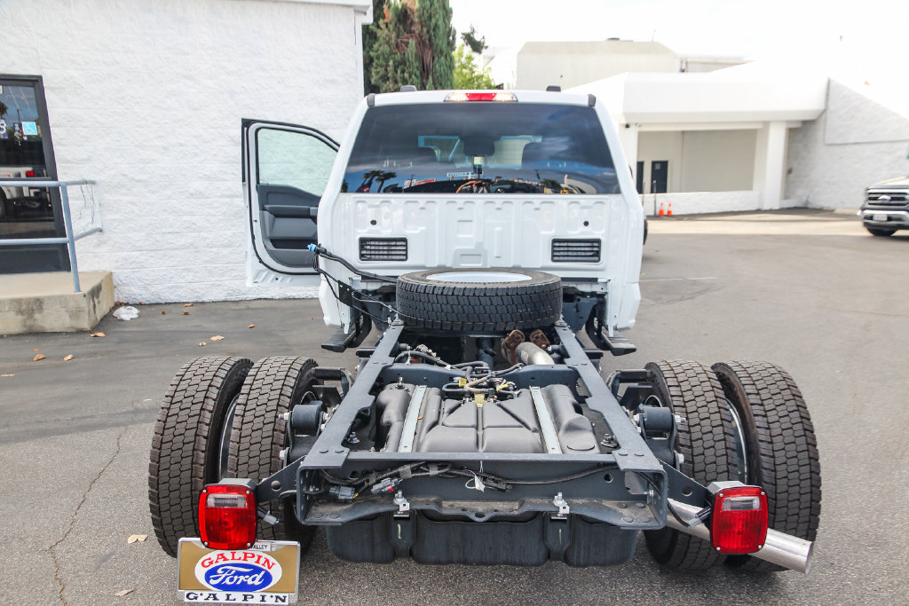 New 2026 Ford F550 4x4 Crew Cab Super Duty w/ XLT Value Package image 24