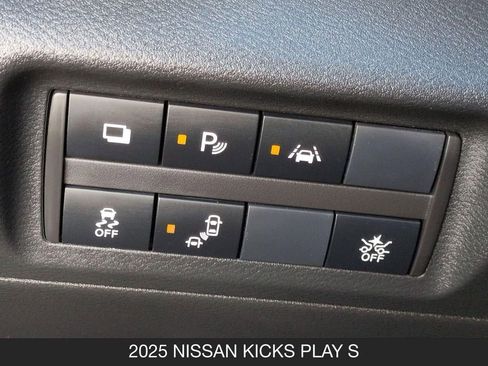 Certified 2025 Nissan Kicks Play S FWD image 21
