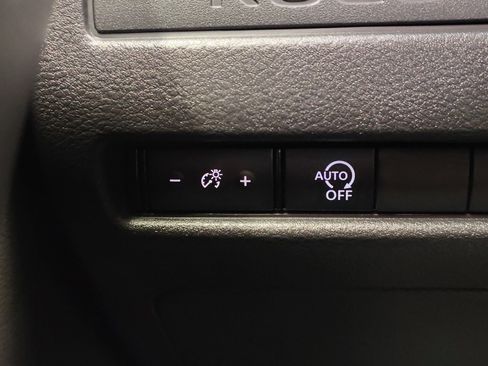 Used 2024 Nissan Rogue S FWD image 26