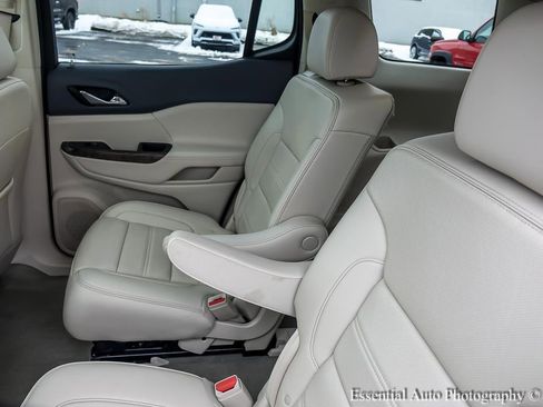 Used 2023 GMC Acadia Denali w/ Denali Ultimate Package image 13