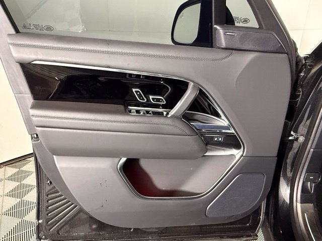 Used 2025 Land Rover Range Rover SE AWD/4WD image 20