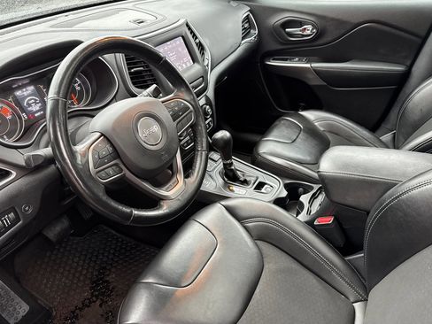 Used 2020 Jeep Cherokee Latitude Plus w/ Comfort/Convenience Group image 10