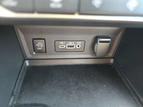 Certified 2025 Nissan Sentra SR FWD image 23