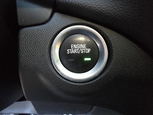 Used 2021 Chevrolet Equinox LT image 24