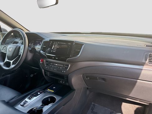 Certified 2024 Honda Passport EX-L image 32