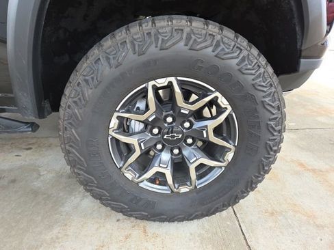 Used 2025 Chevrolet Colorado ZR2 AWD/4WD image 76