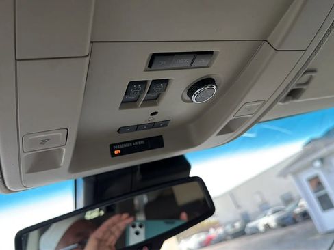 Used 2018 Chevrolet Tahoe Premier image 33