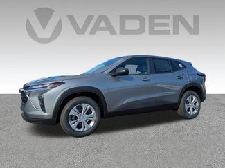 New 2026 Chevrolet Trax LS w/ Driver Confidence Package video 2