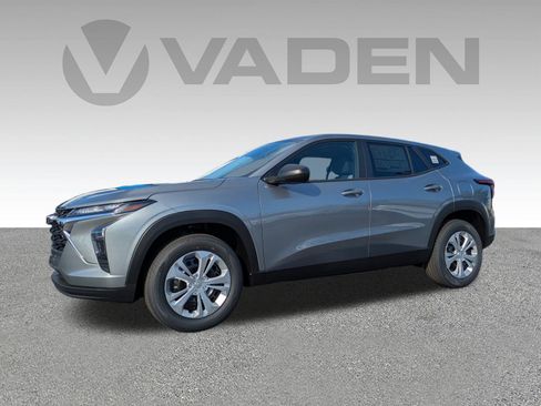 New 2026 Chevrolet Trax LS w/ Driver Confidence Package image 2