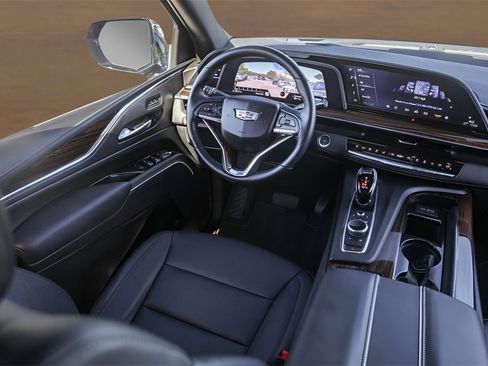 Certified 2024 Cadillac Escalade Luxury image 29