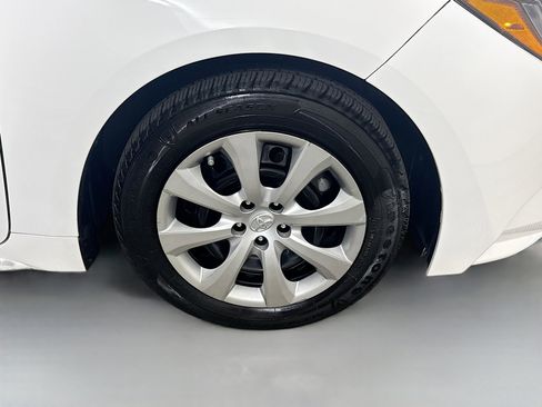 Used 2024 Toyota Corolla LE FWD image 31