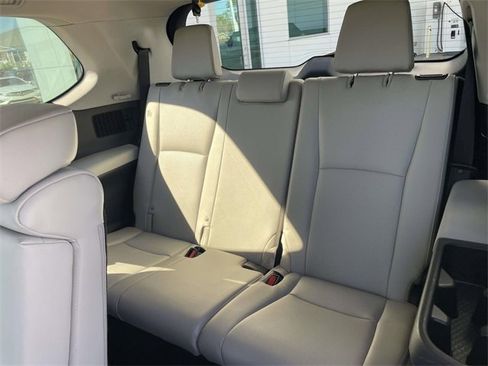Used 2024 Toyota Grand Highlander Limited image 13