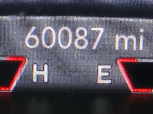 Used 2019 Jeep Cherokee Limited image 28