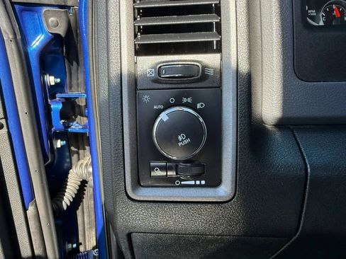 Used 2015 RAM 1500 Express AWD/4WD image 17