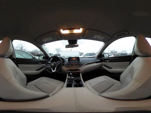 Used 2025 Nissan Altima 2.5 SV image 41