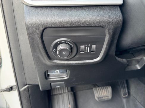 Used 2021 Jeep Grand Cherokee L Limited AWD/4WD image 18