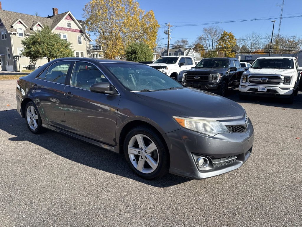 Used 2014 Toyota Camry SE w/ Leather Package FWD image 10