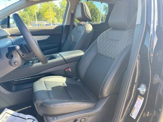 Used 2025 Nissan Murano Platinum w/ Cargo Package AWD/4WD image 15