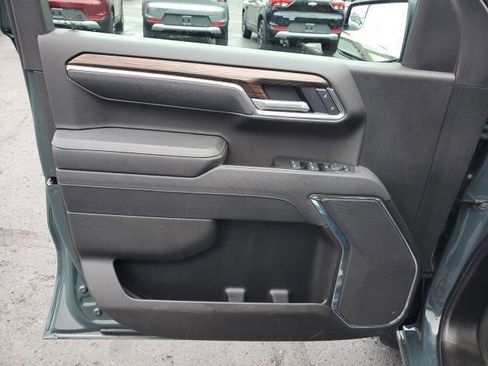 Used 2025 Chevrolet Silverado 1500 LT image 6