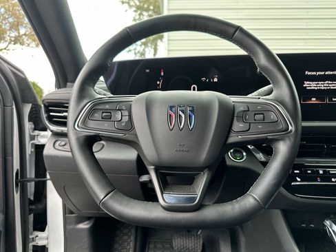 Used 2025 Buick Envista Avenir image 21