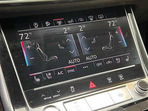 Used 2019 Audi Q8 Prestige w/ Luxury Package image 12