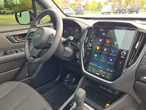 Used 2025 Subaru Forester Premium AWD/4WD image 9