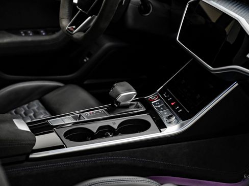 Used 2025 Audi RS 6 performance image 53