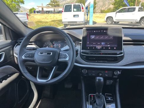 Used 2024 Jeep Compass Latitude AWD/4WD image 21