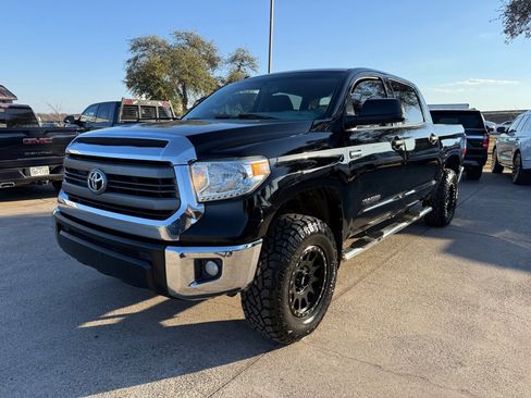 Used 2015 Toyota Tundra SR5 w/ SR5 Upgrade Package AWD/4WD image 3