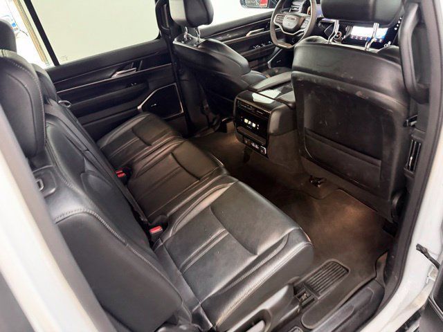 Used 2024 Jeep Wagoneer 4WD image 35