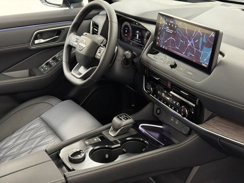 Used 2026 Nissan Rogue Platinum w/ Platinum Premium Package image 10