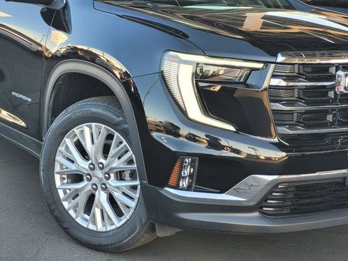 Used 2024 GMC Acadia Elevation image 3