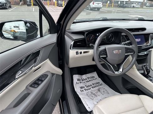 Used 2021 Cadillac XT6 Premium Luxury image 15