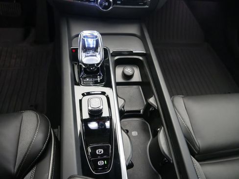 Used 2024 Volvo S60 B5 Plus w/ Climate Package image 46